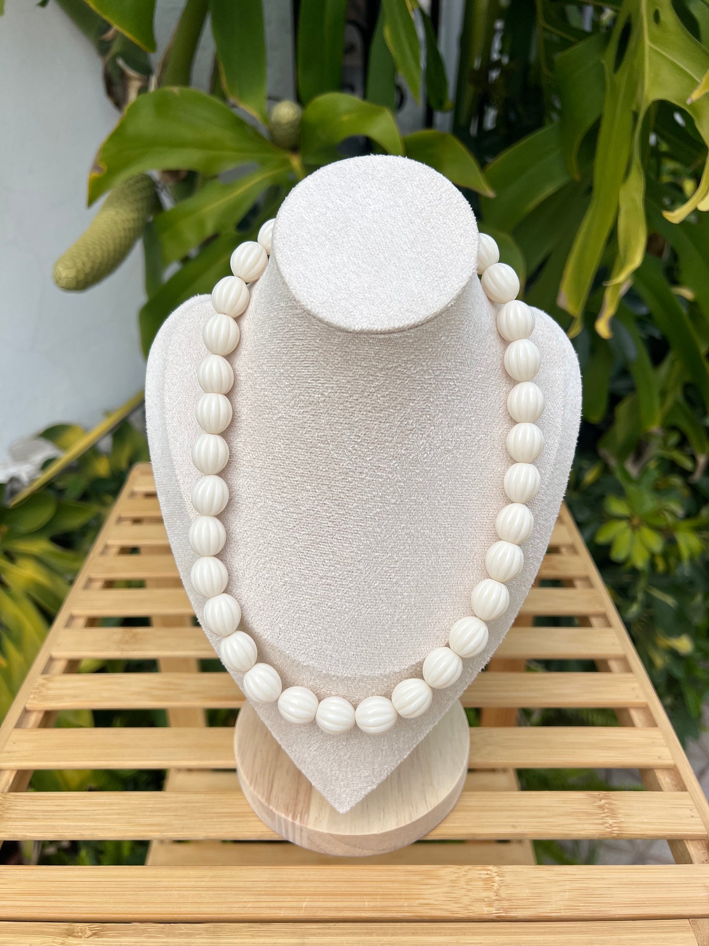 Collar bolas maxi blanco
