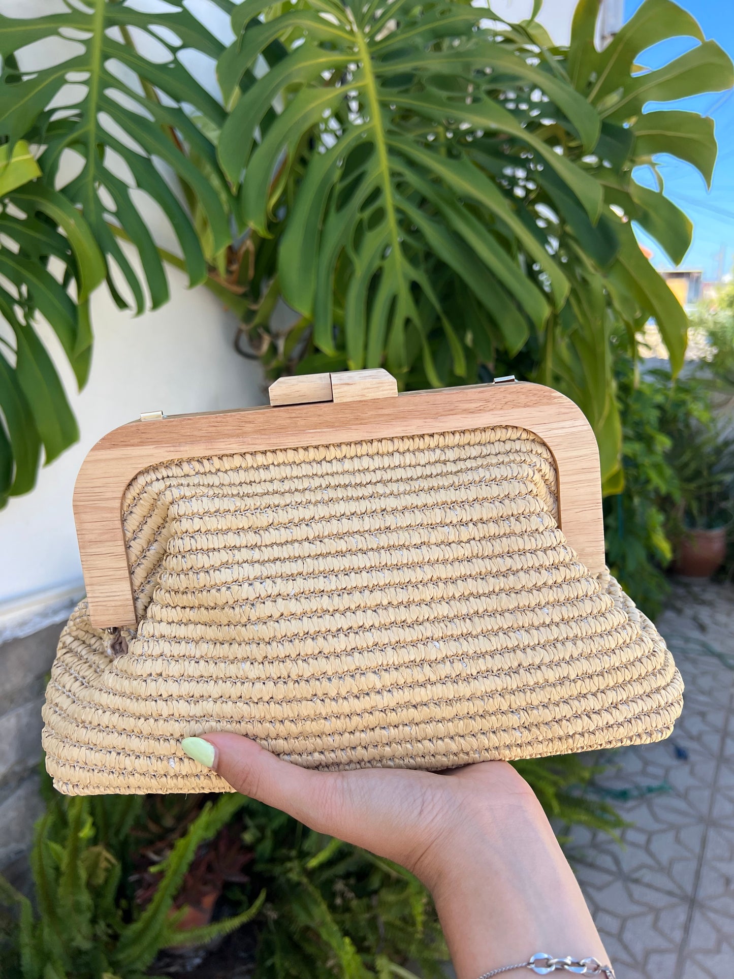 Bolso de mano clutch rafia