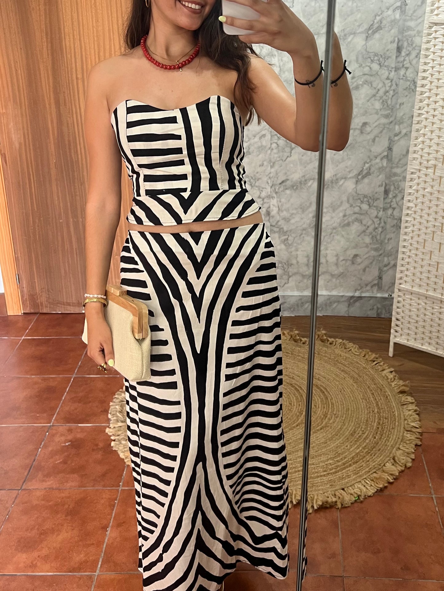 Conjunto dos piezas top y falda estampado
