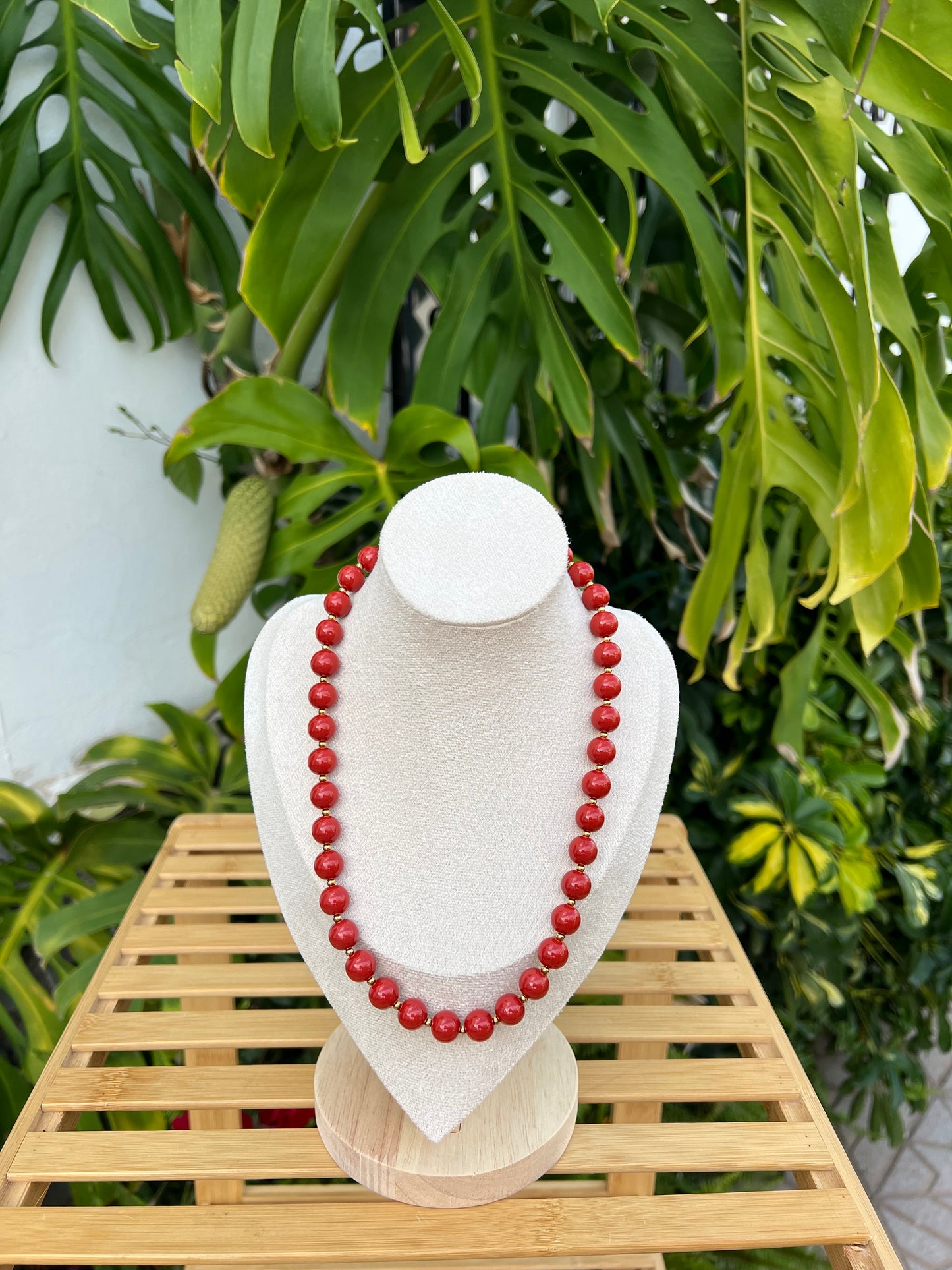 Collar bolas midi rojo