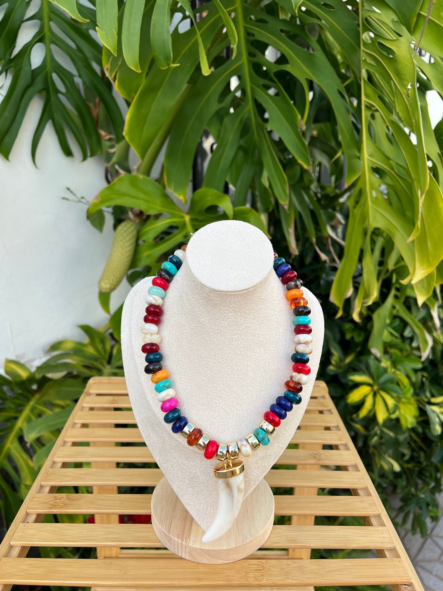Collar abalorios hueso