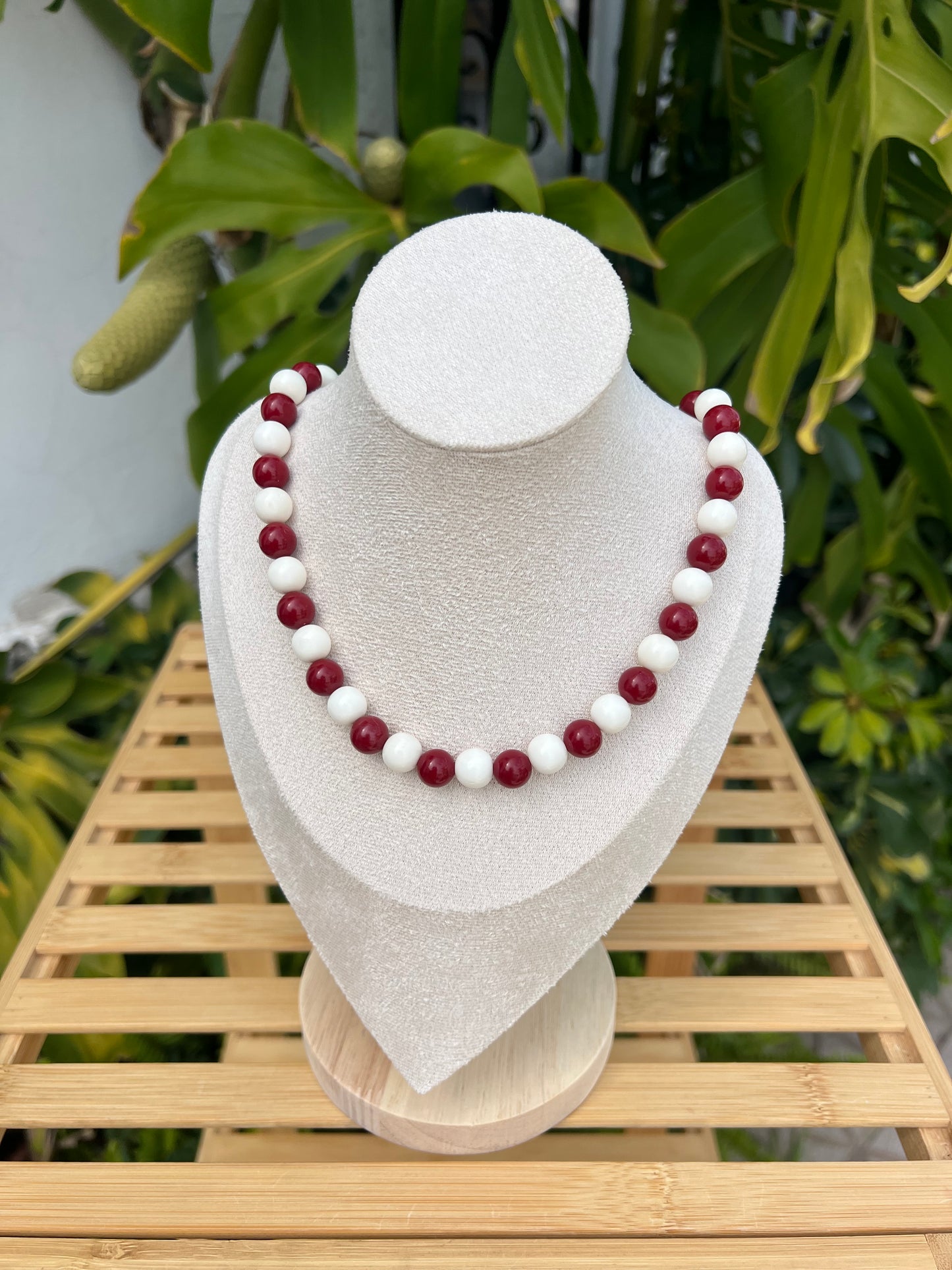 Collar bolas rojo combinado