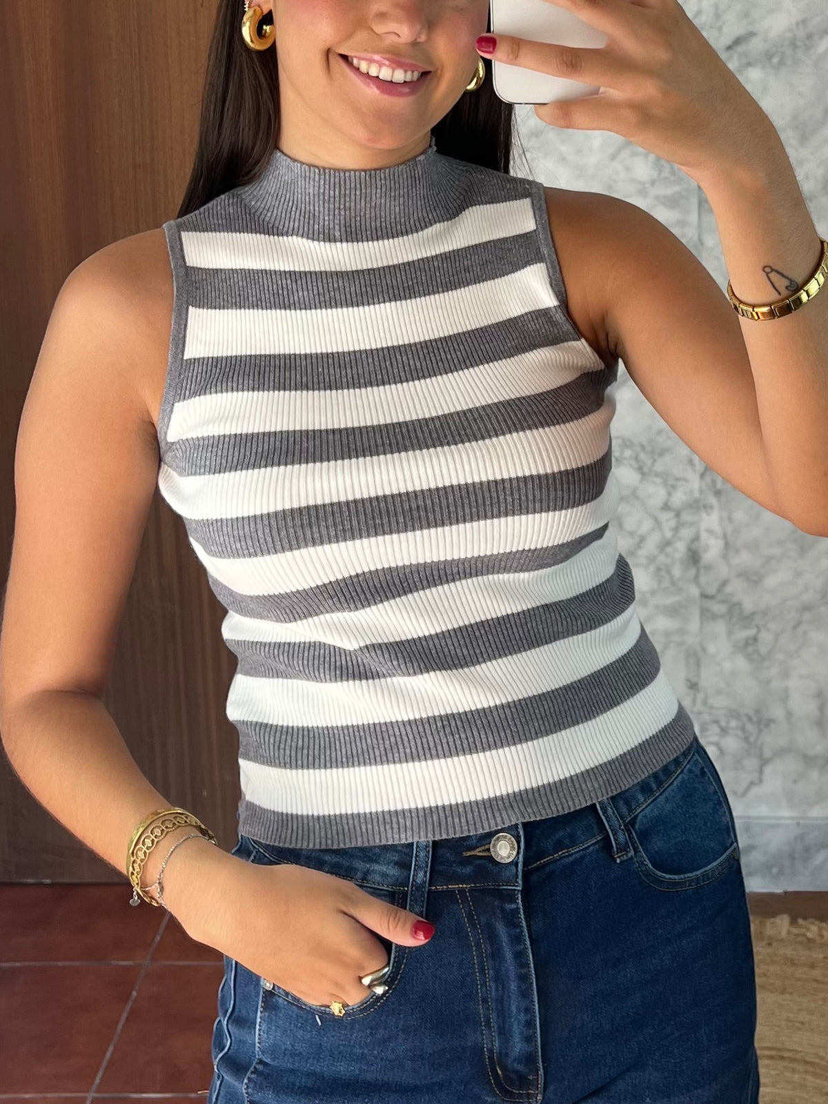 Top cuello perkins rayas gris