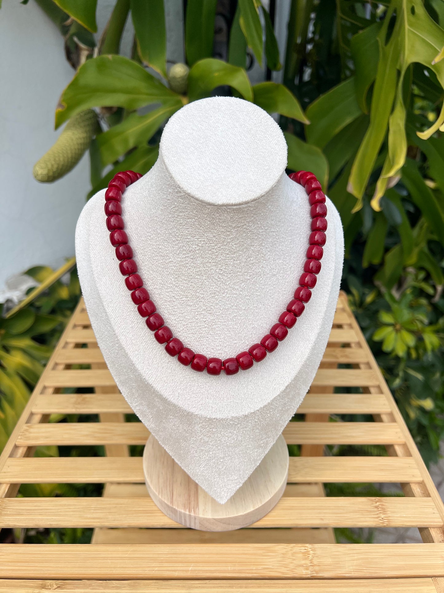 Collar bolas chatas rojo