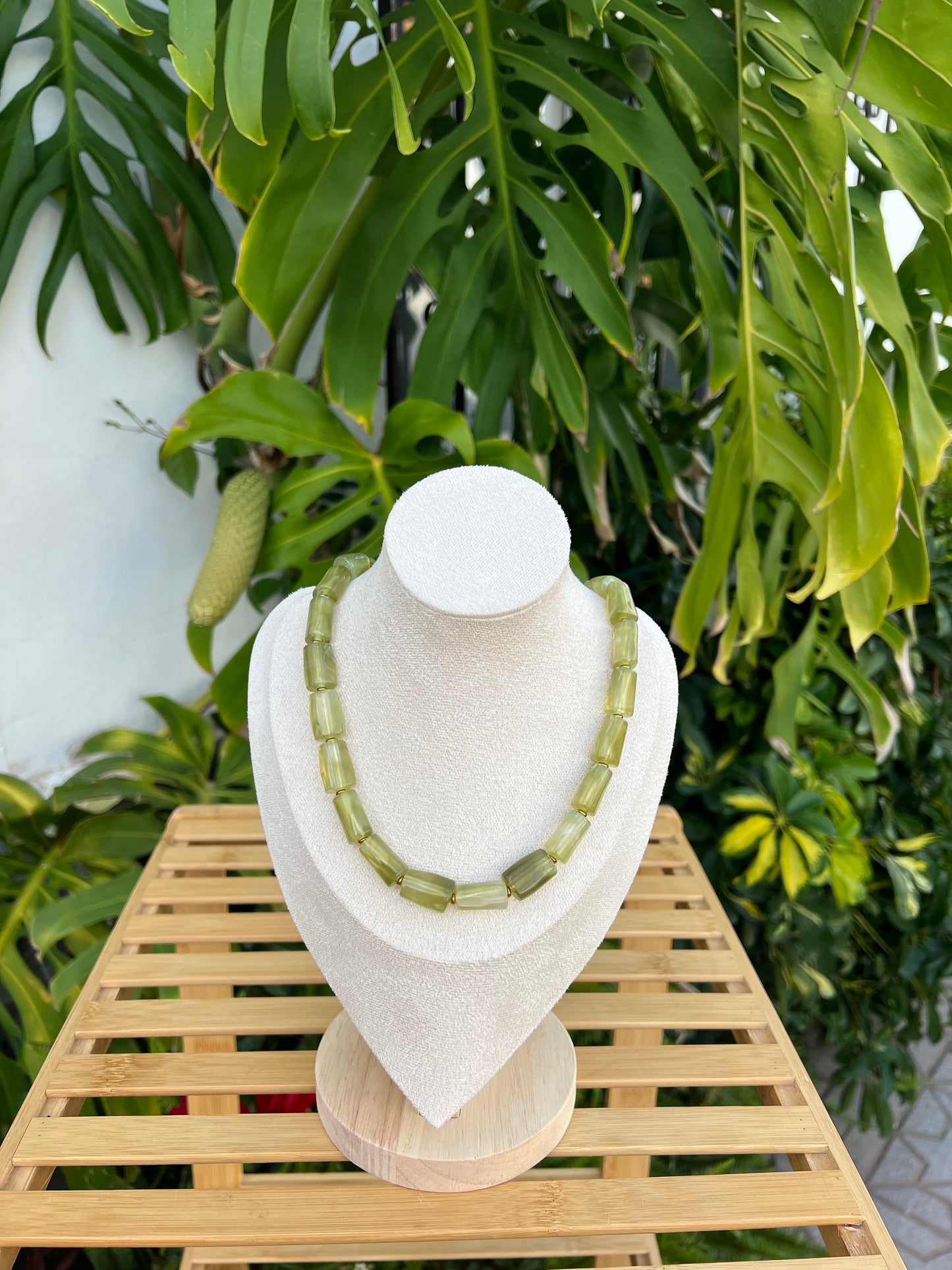 Collar macarrón verde