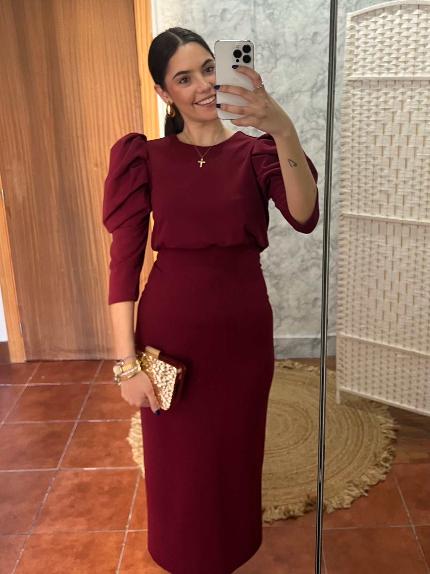 Vestido manga abullonada burdeos