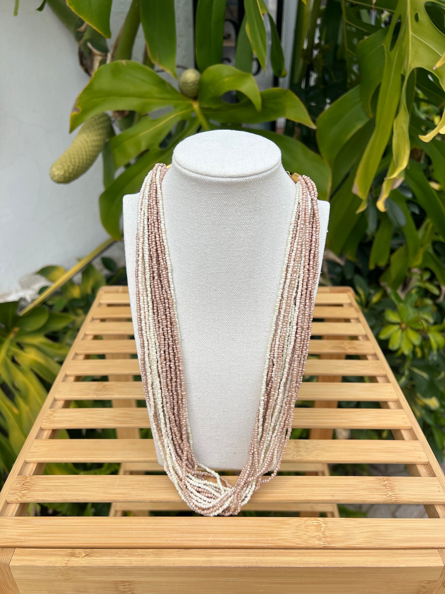 Maxi collar abalorios beige
