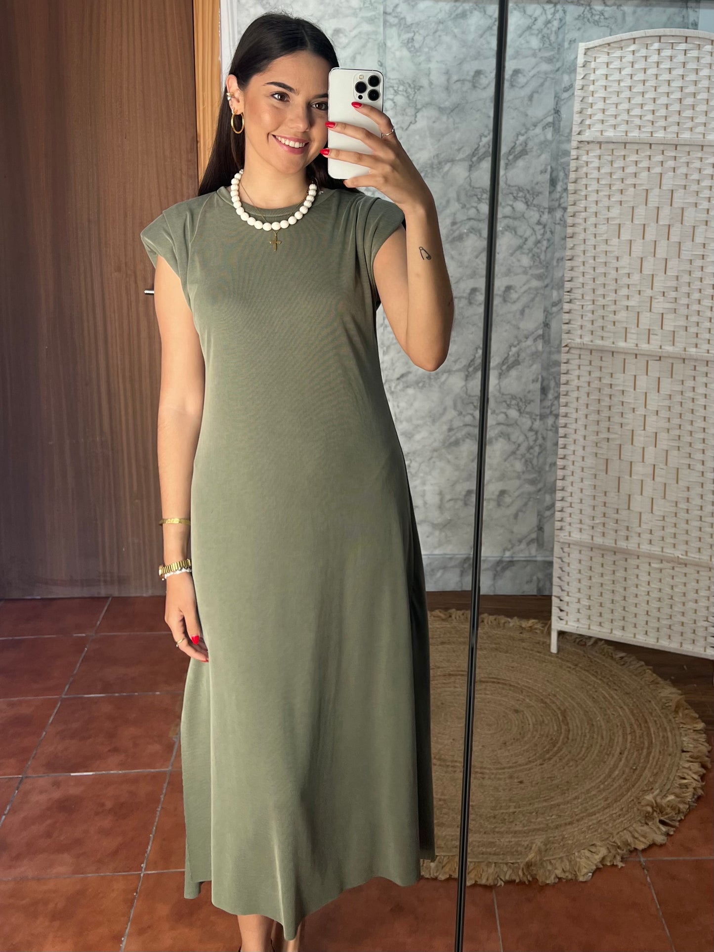 Vestido largo hombreras verde