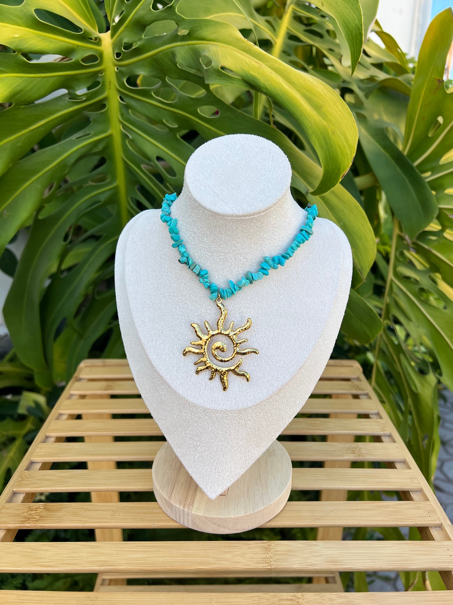 Colgante corales charm sol