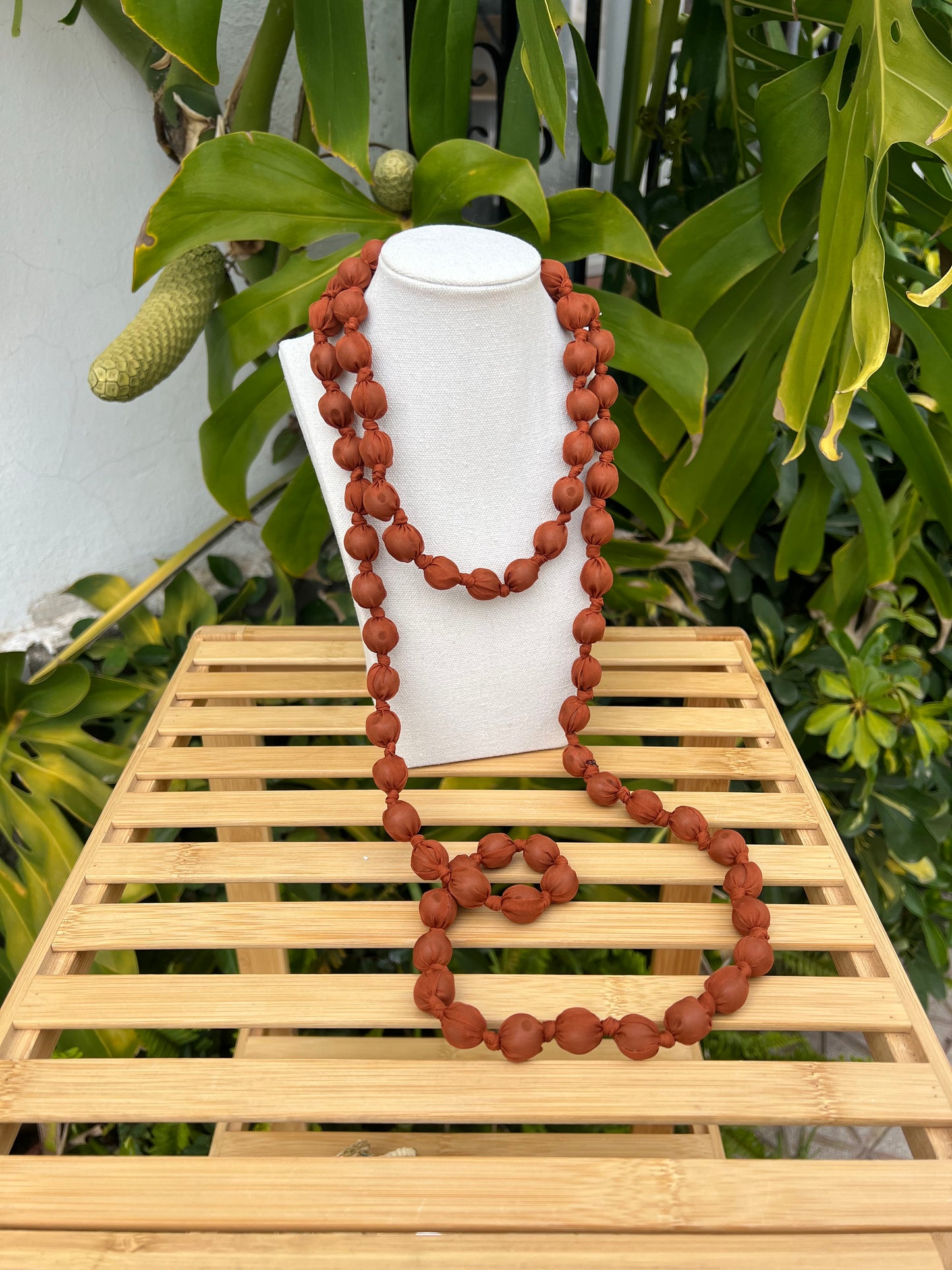 Maxi collar bolas tela caldera