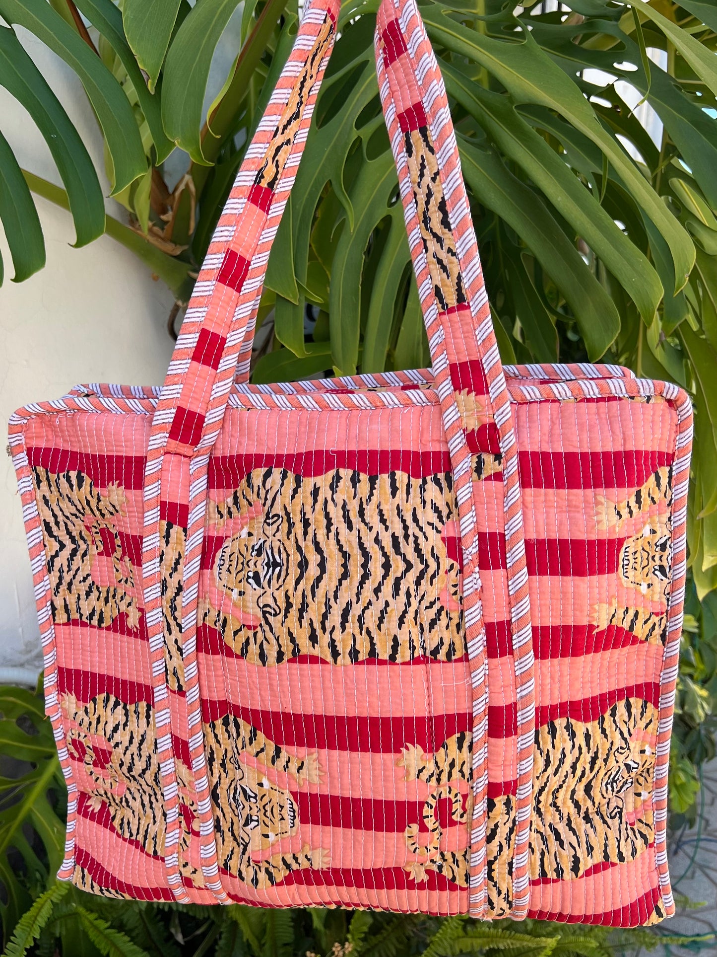 Bolso shopper acolchado estampado