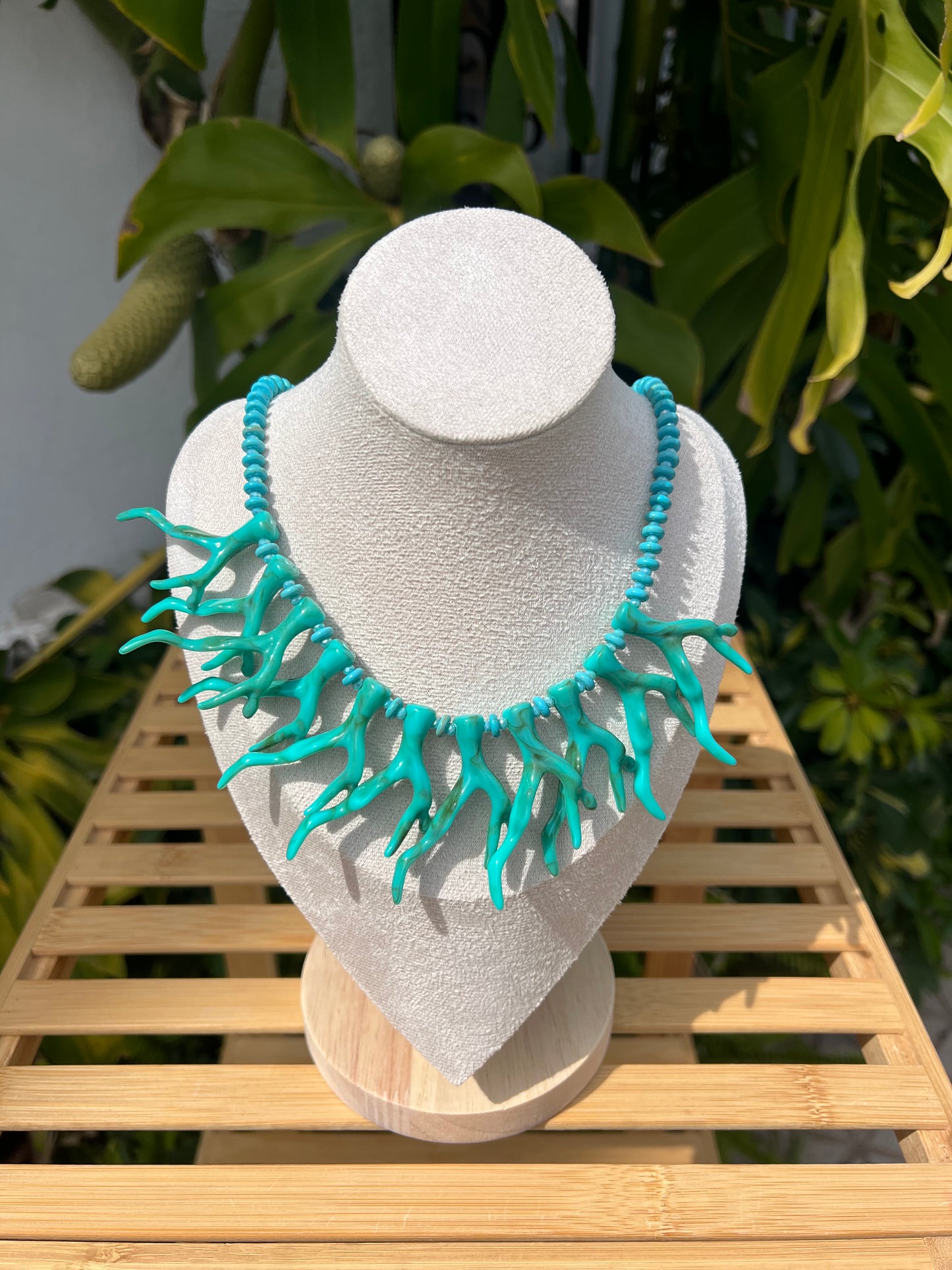 Collar corales agua