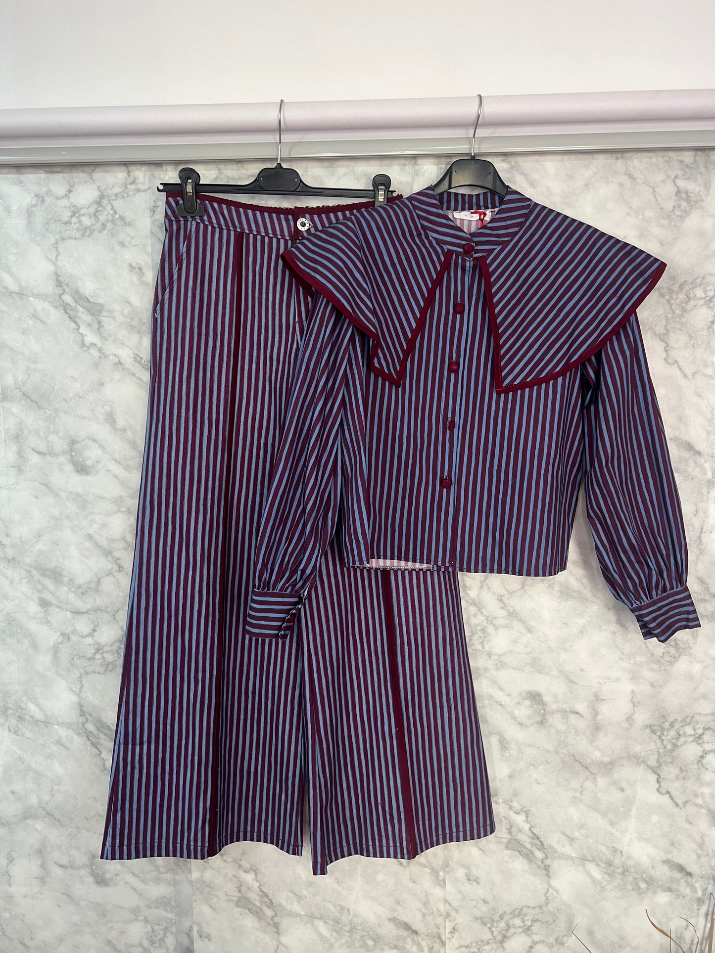 Blusa babero estampada