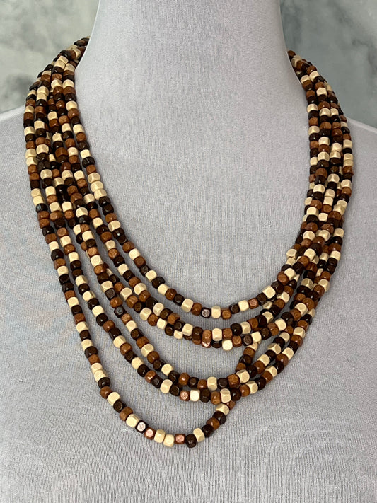 Collar abalorios madera