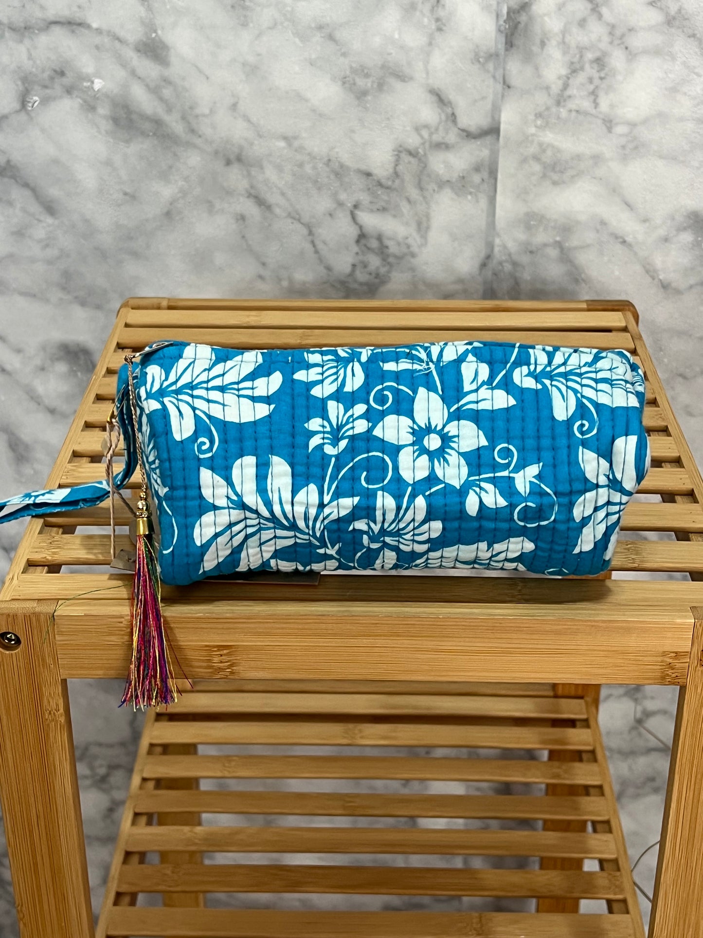 Estuche medio acolchado estampado