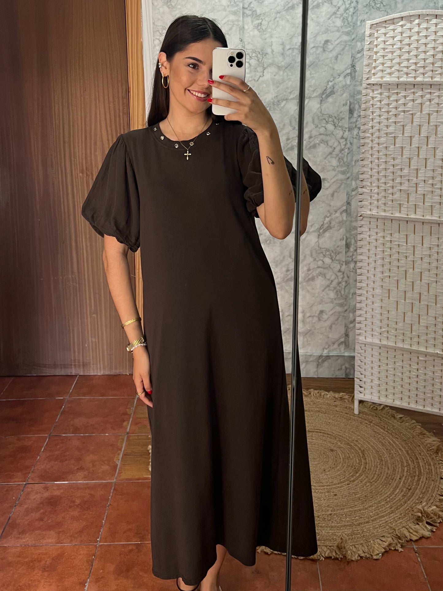 Vestido largo tachuelas marrón