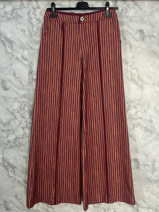 Pantalón recto micropana estampado