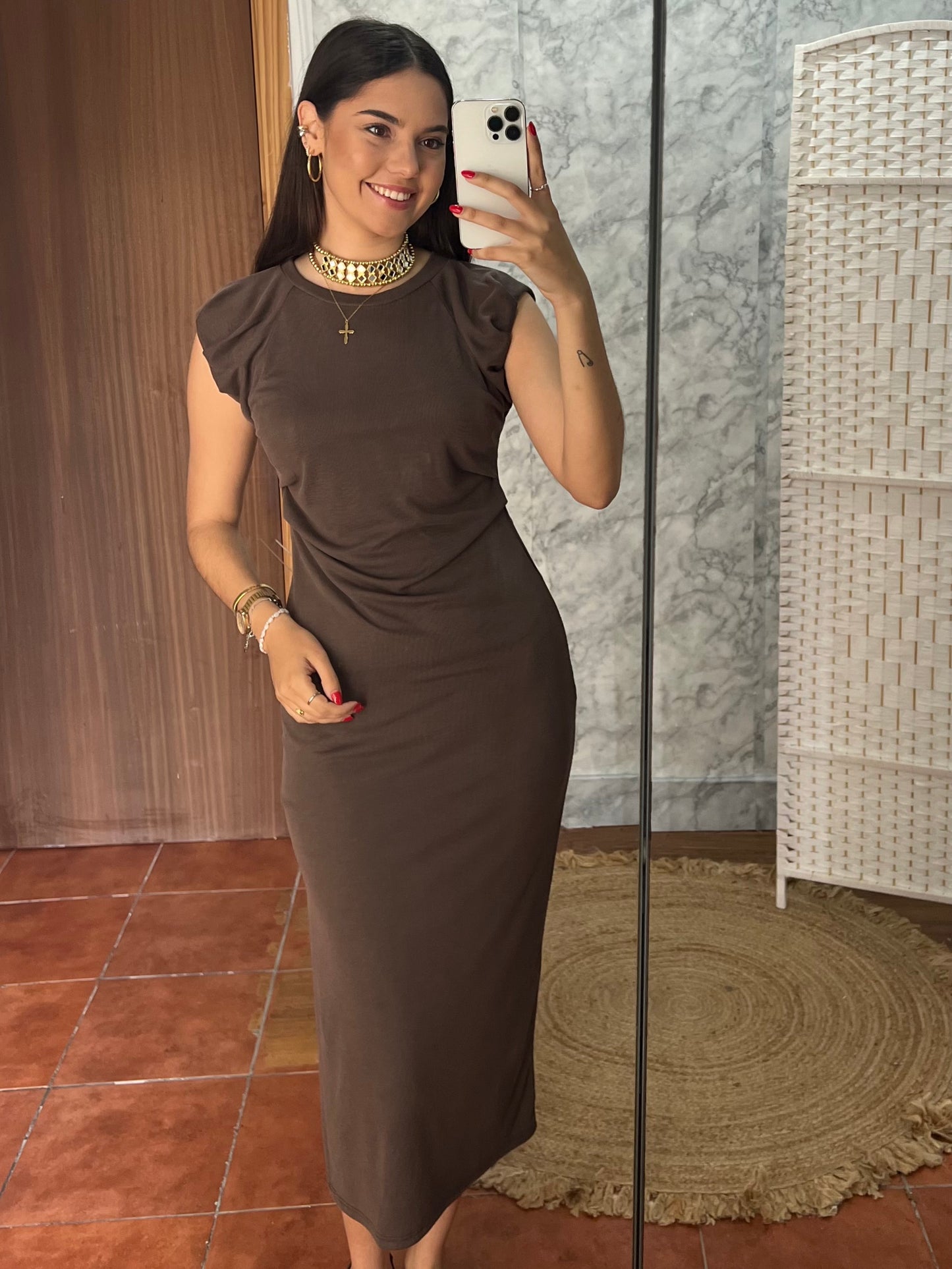Vestido largo frunces marrón