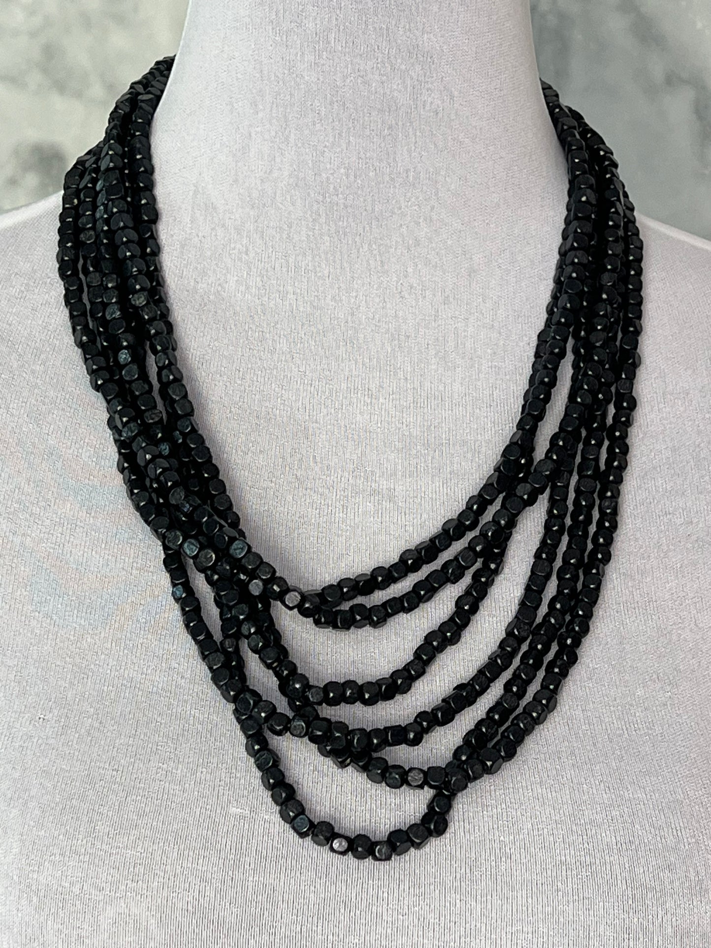 Collar abalorios madera