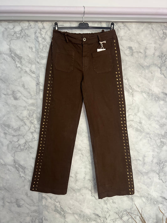 Jeans tachuelas lateral marrón