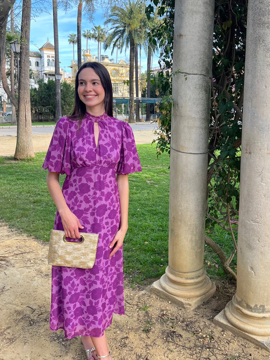 Vestido fluido atado al cuello rosa