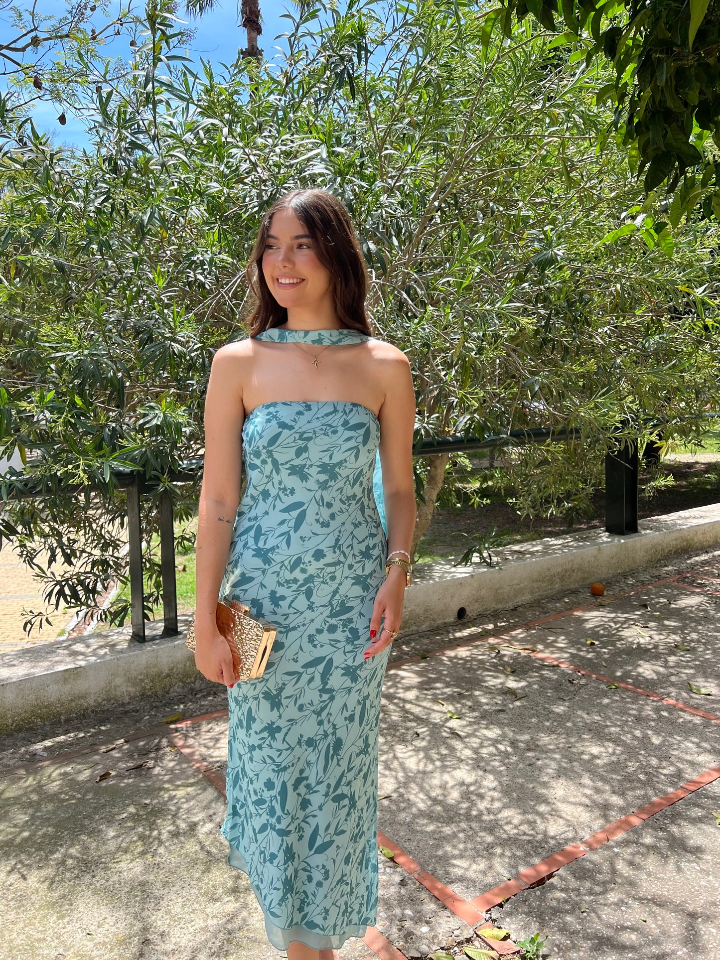 Vestido estampado floral con cinta