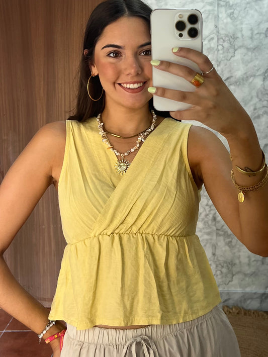 Top escote cruzado amarillo