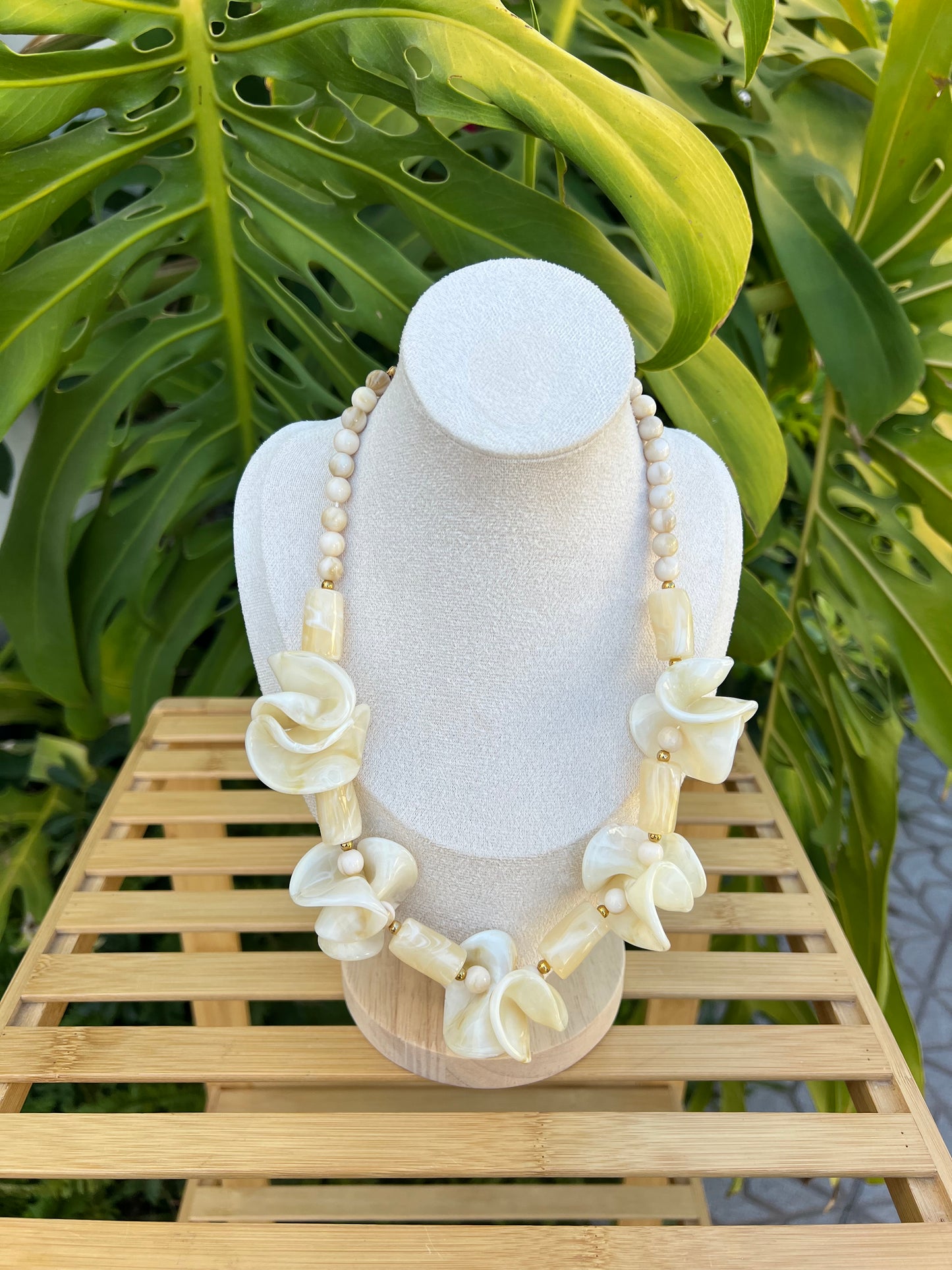 Colgante nácar abalorios beige
