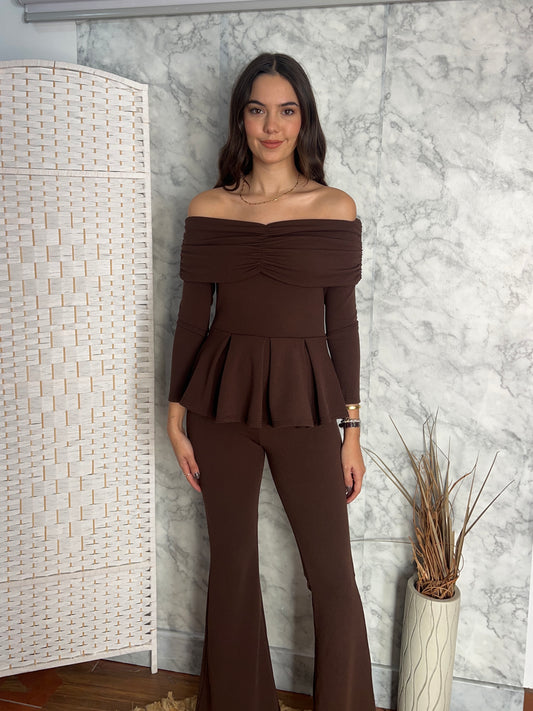 Conjunto dos piezas volante marrón chocolate