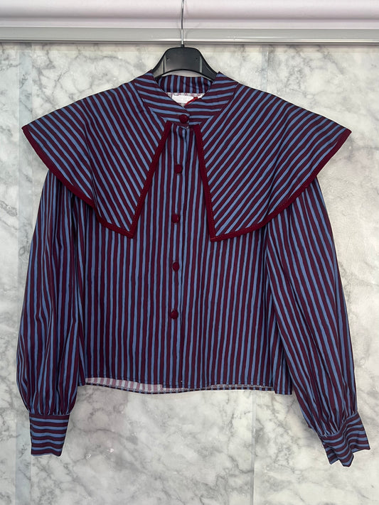 Blusa babero estampada