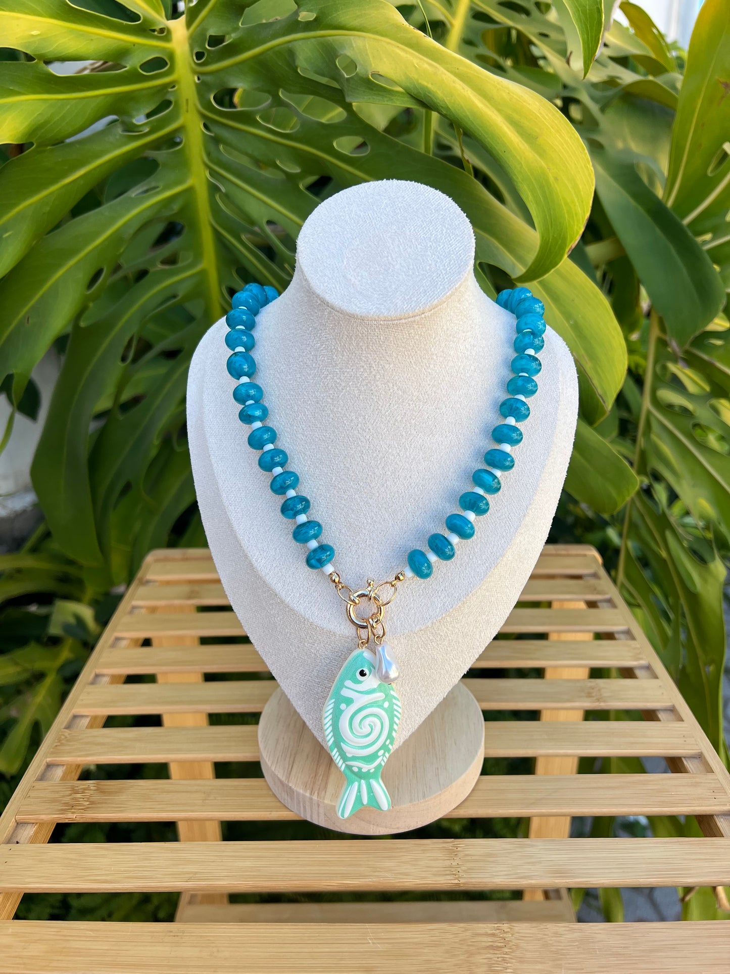 Collar bolas maxi pez