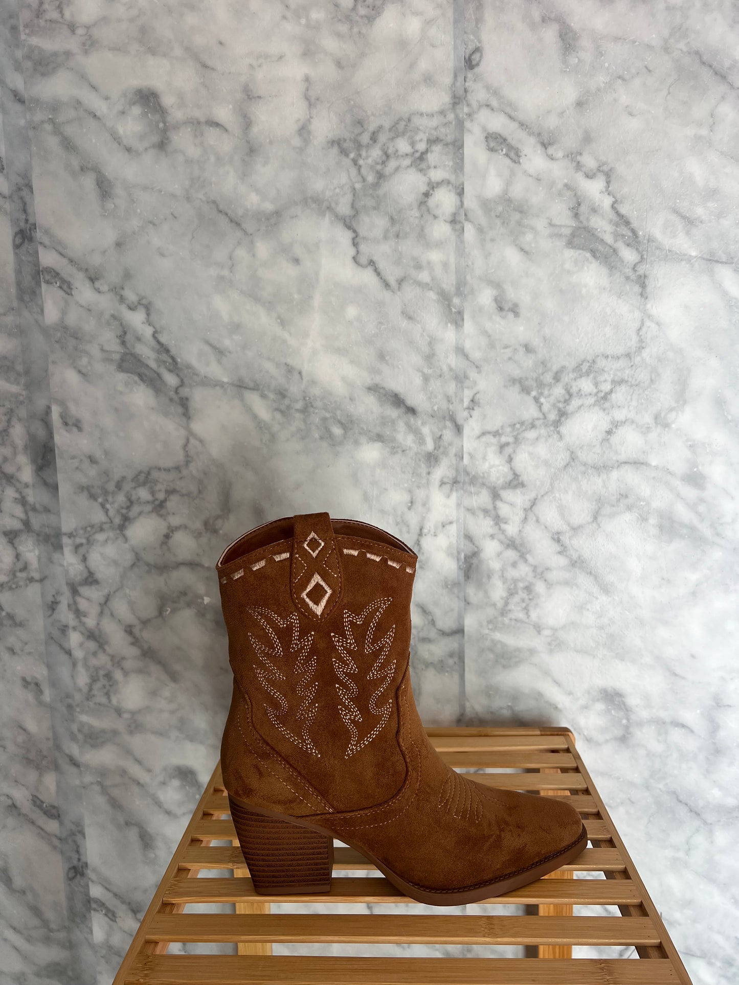 Bota cowboy caña baja camel