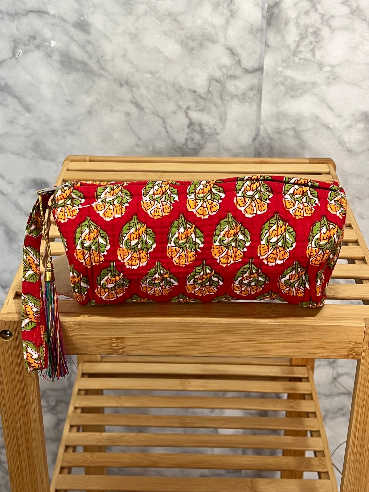 Estuche medio acolchado estampado