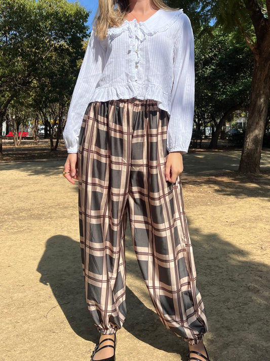 Pantalón bombacho satinado cuadros