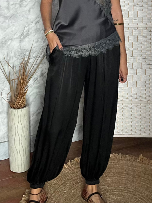 Pantalón bombacho satinado negro