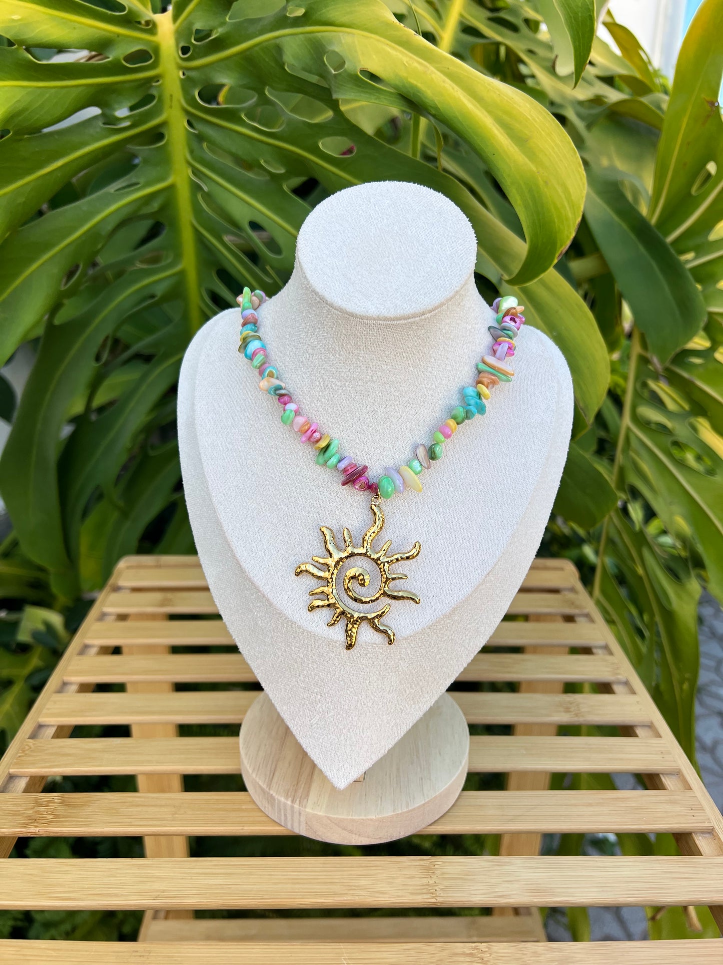 Colgante corales charm sol