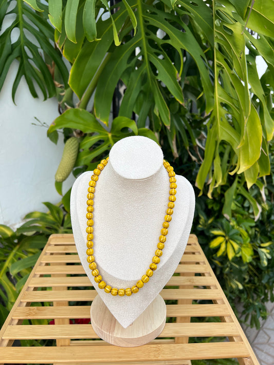 Collar bolas cerámica mostaza